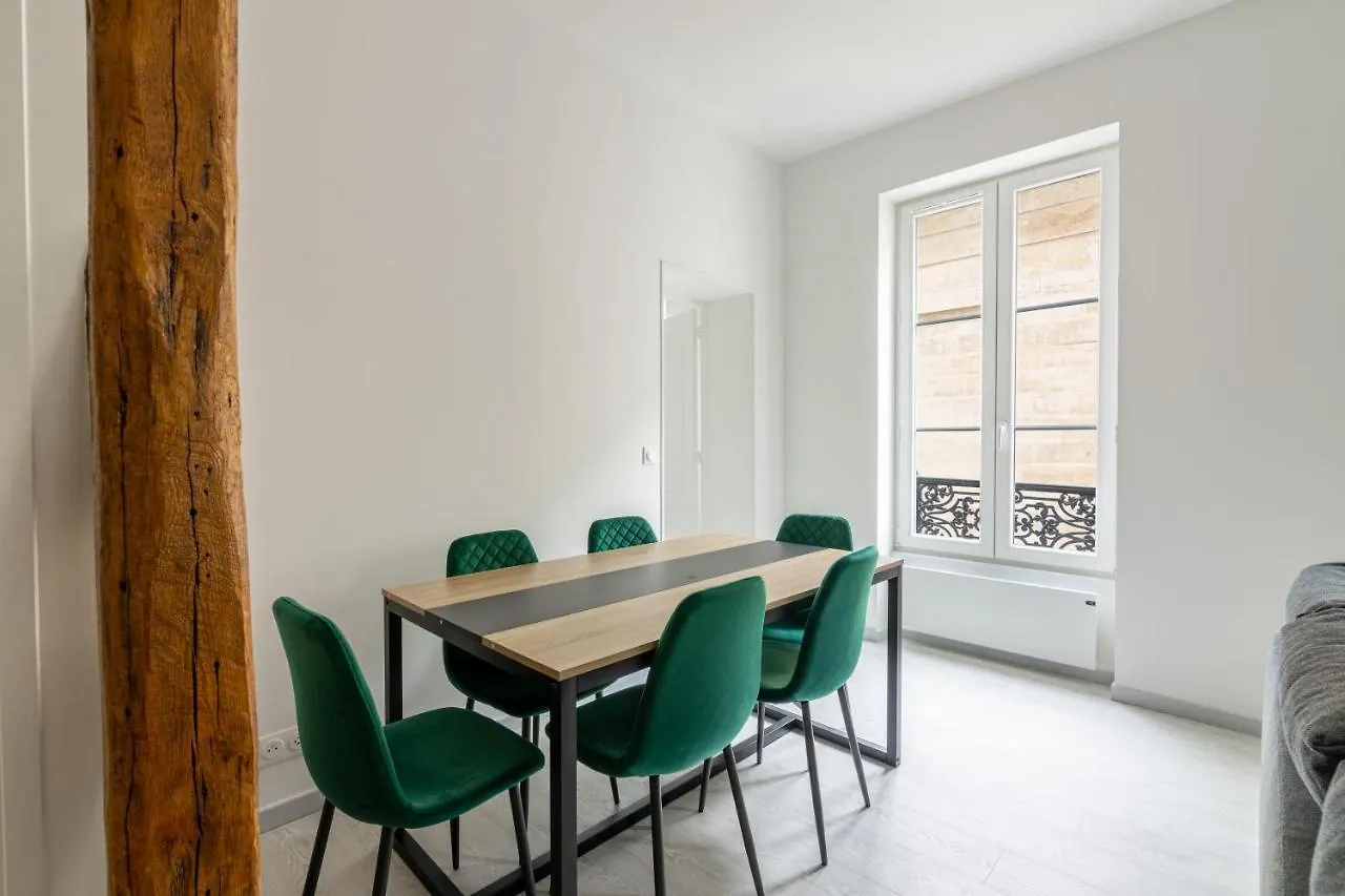 Apartment Luxurious 2 Bedroom Avenue Des Champs-Elysees Saint-Philippe Du Roule Free Netflix Paris France