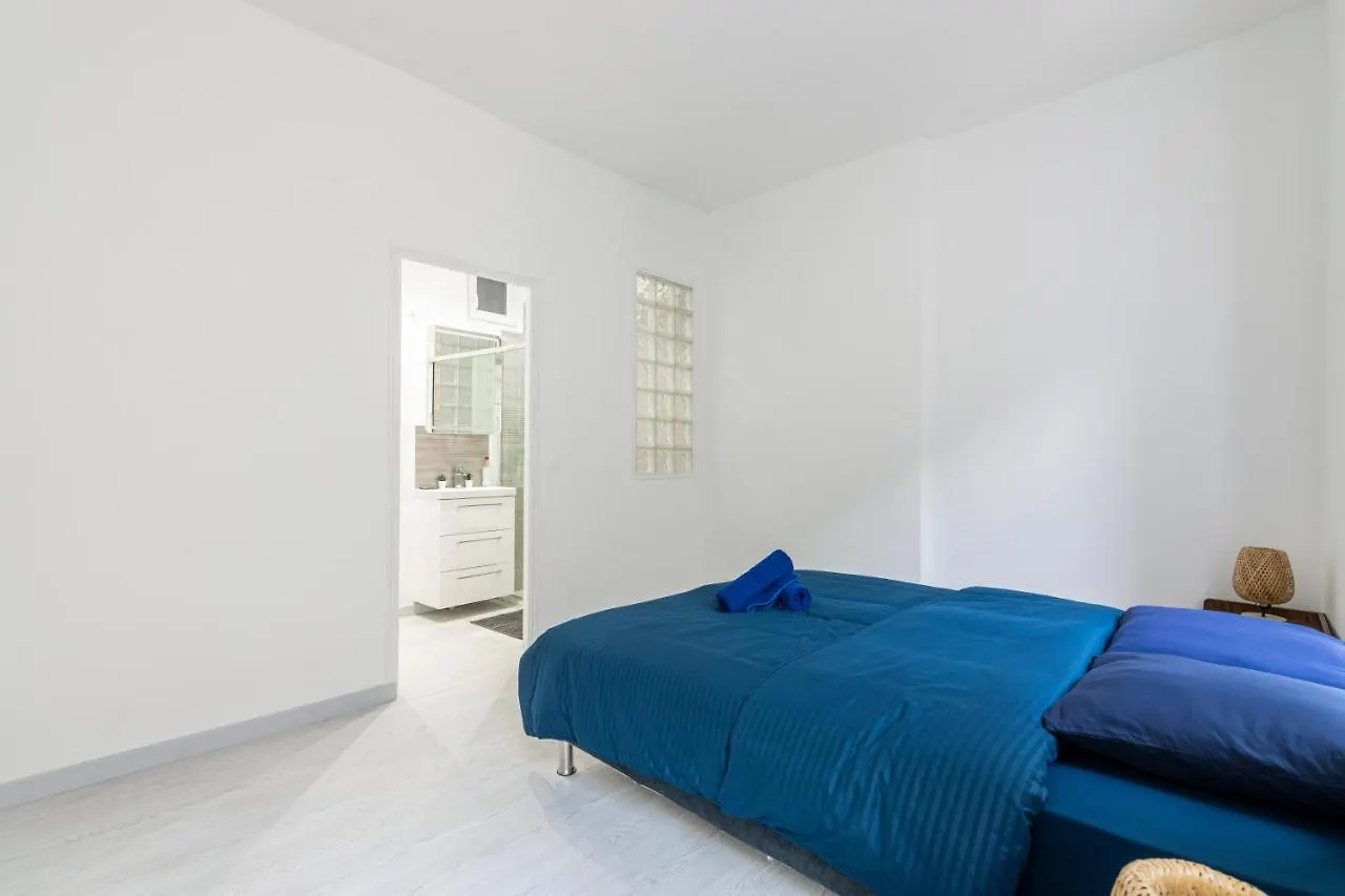 Luxurious 2 Bedroom Avenue Des Champs-Elysees Saint-Philippe Du Roule Free Netflix Paris 0*,