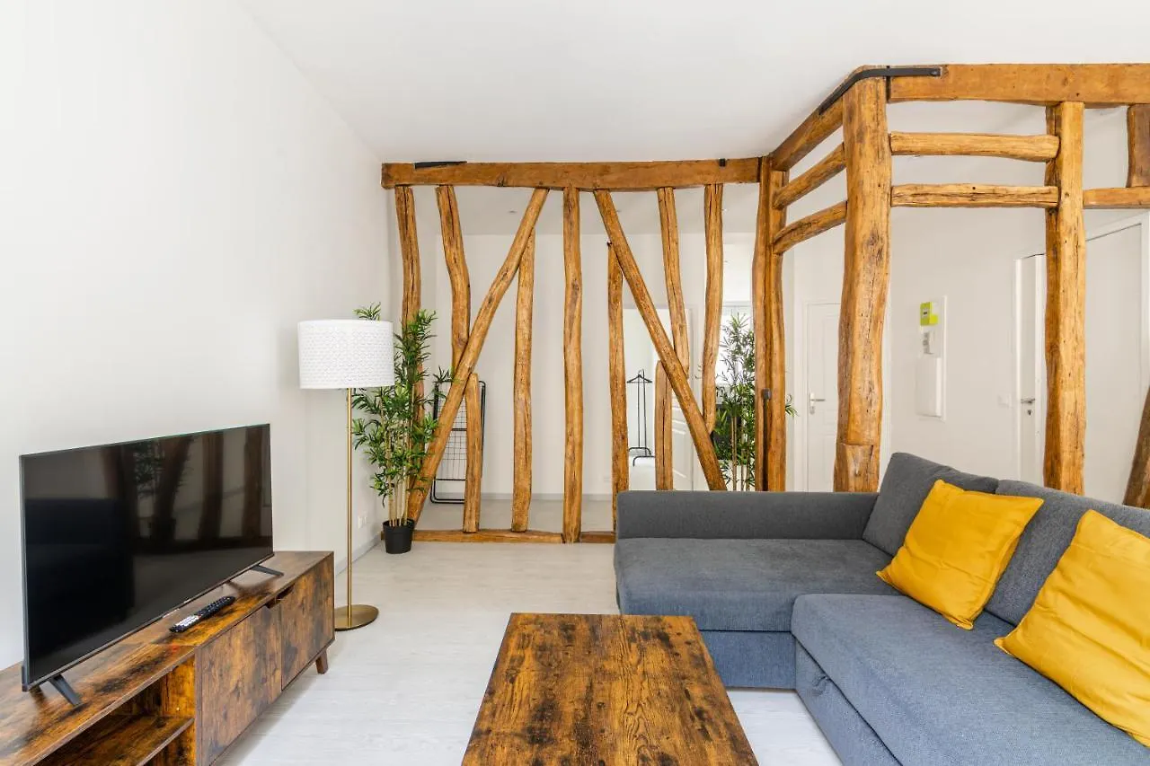 Apartment Luxurious 2 Bedroom Avenue Des Champs-Elysees Saint-Philippe Du Roule Free Netflix Paris