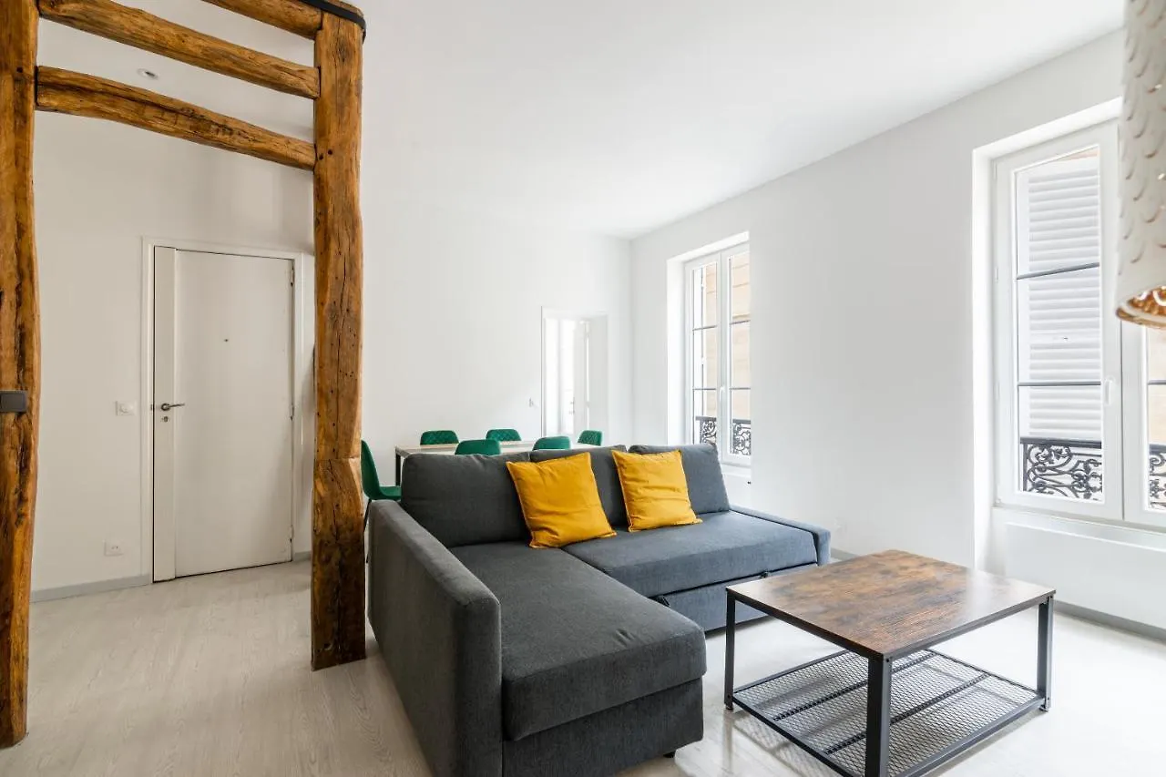 Luxurious 2 Bedroom Avenue Des Champs-Elysees Saint-Philippe Du Roule Free Netflix Paris